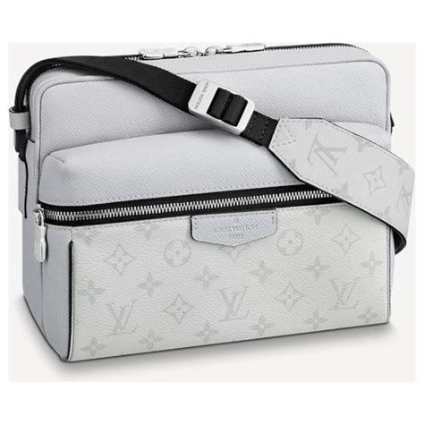 louis vuitton tasche klein weiß|louis vuitton taschen herren.